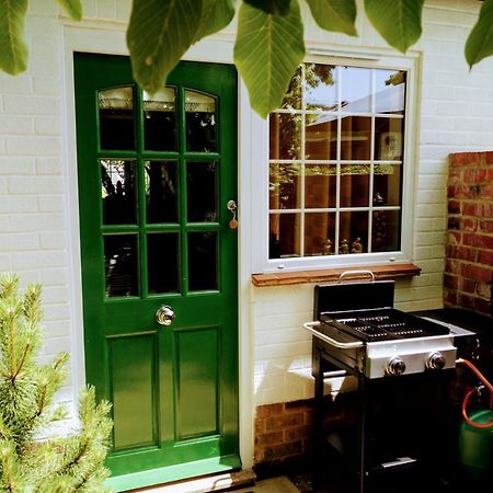 The Walnut, Meopham - A Private Retreat Rural Location别墅 外观 照片