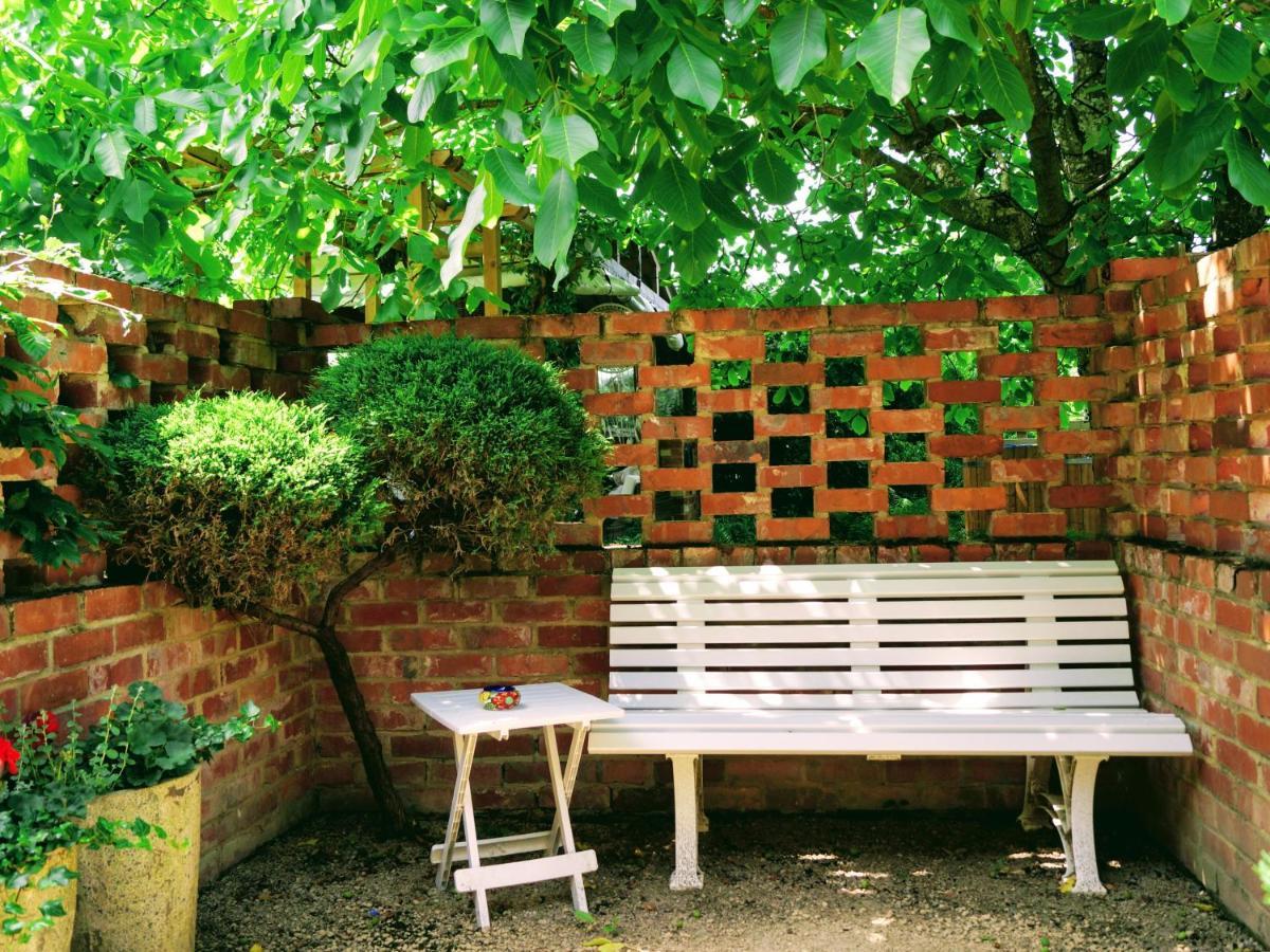 The Walnut, Meopham - A Private Retreat Rural Location别墅 外观 照片